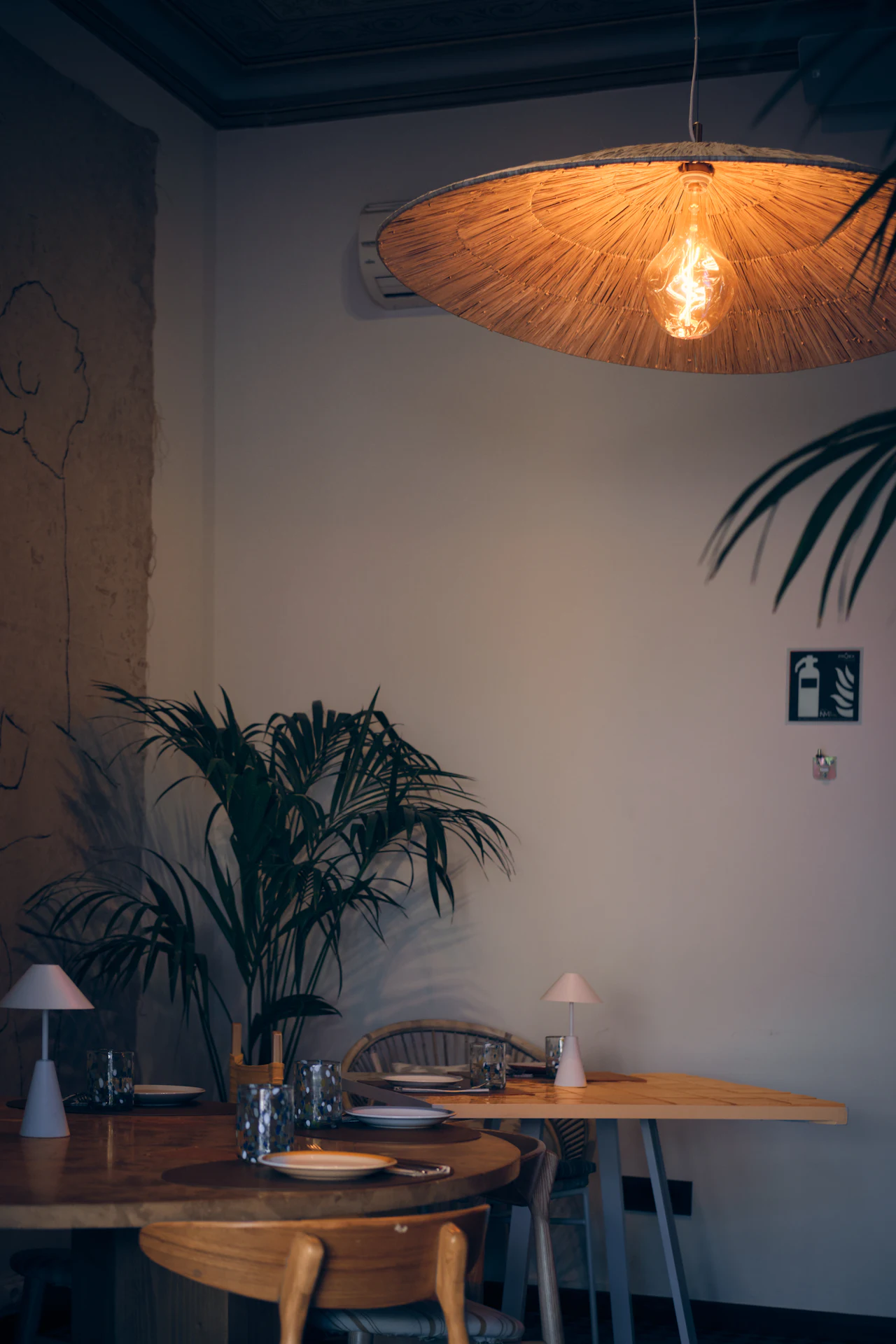 Macaron Making guest piping macaroons